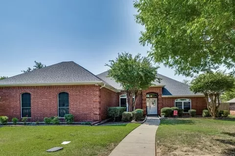 1020 Shady Oak Trl, Mansfield, TX 76063