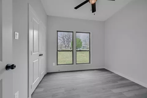 715 E Hanna St, Denison, TX 75021 photo 17