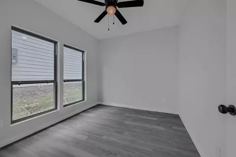 715 E Hanna St, Denison, TX 75021 photo 18