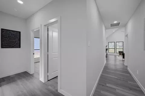 715 E Hanna St, Denison, TX 75021 photo 4