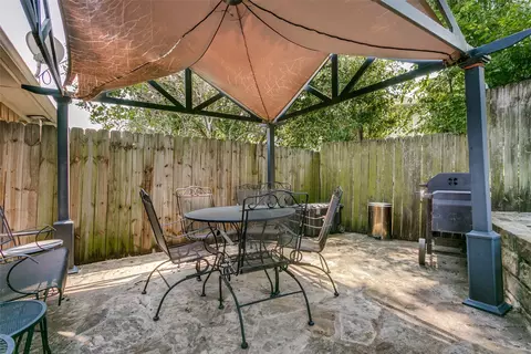 Exterior - 802 Edury Ct, Euless, TX 76039 photo 3 of 7