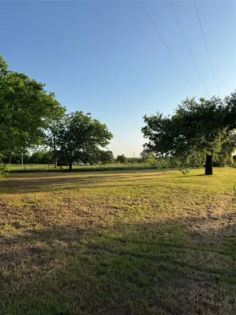 18327 Gholson Rd, Waco, TX 76705