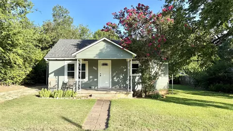 205 W Howell St, Saint Jo, TX 76265