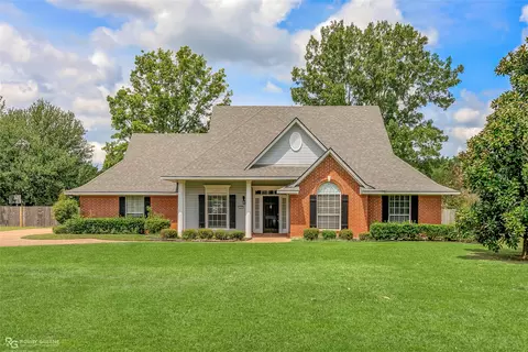205 Ridgefield Dr, Bossier City, LA 71111