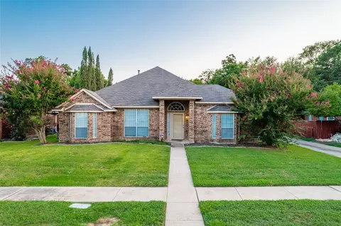 505 Bent Creek Dr, Garland, TX 75040