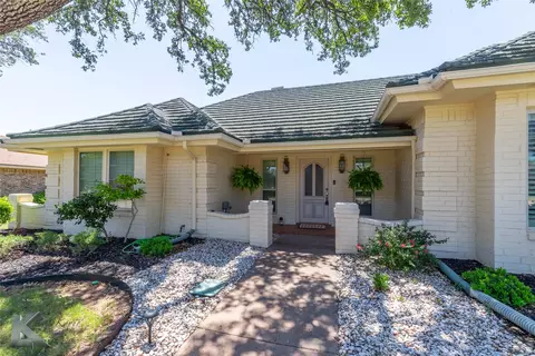3249 Woodlake Dr, Abilene, TX 79606