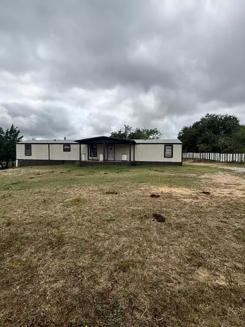 260 Wonder Dr, Springtown, TX 76082