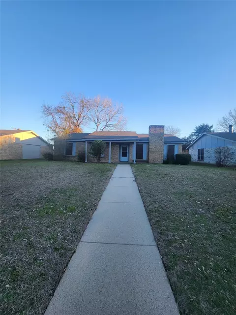 1310 Oakbluff Dr, Lancaster, TX 75146