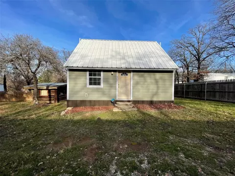 369 Tranquil Ln, Alvarado, TX 76009