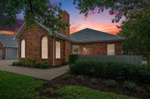 6120 Haley Ln, Fort Worth, TX 76132