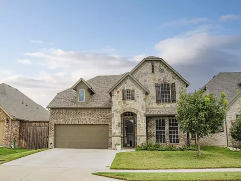 329 Bayonet Dr, Fort Worth, TX 76108