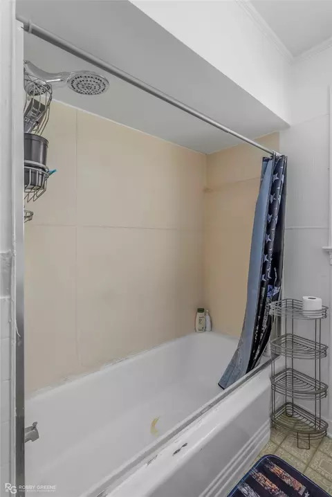 Bath - 1002 Gladney St, Minden, LA 71055 photo 4 of 4