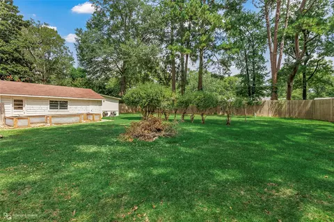 Exterior - 1002 Gladney St, Minden, LA 71055 photo 14 of 18