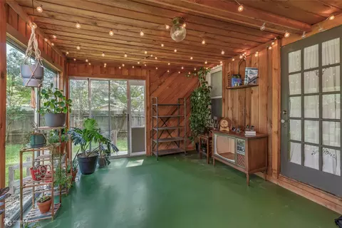 Exterior - 1002 Gladney St, Minden, LA 71055 photo 8 of 18