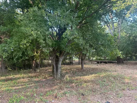 331 E Bear Creek Rd, Glenn Heights, TX 75154