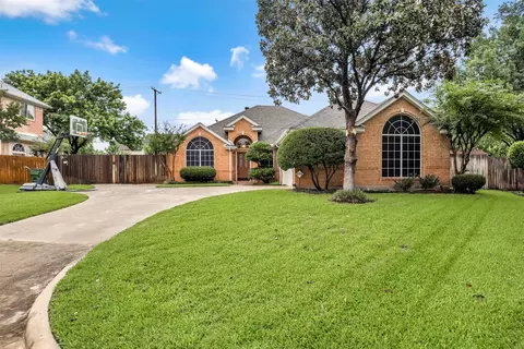 11 Enchanted Ct, Mansfield, TX 76063