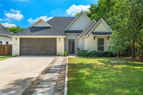 2501 Handley Dr, Fort Worth, TX 76112
