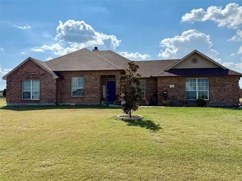 7341 Sandstone Dr, Sanger, TX 76266