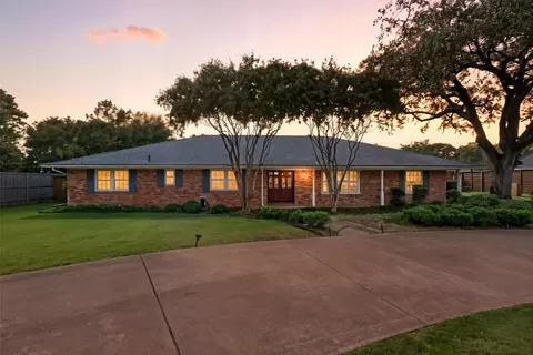11321 Snow White Dr, Dallas, TX 75229