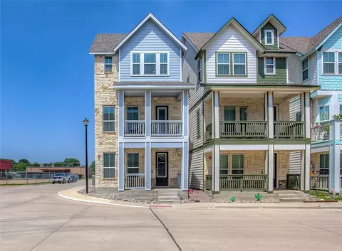 229 S Village Way, Lewisville, TX 75057