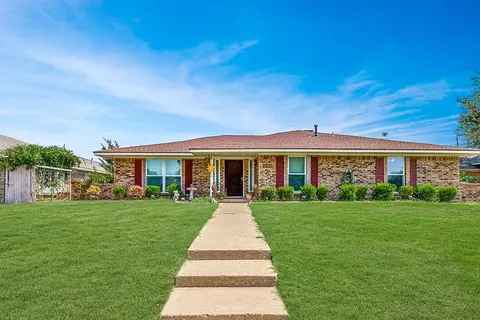 2204 Brighton Ln, Plano, TX 75075