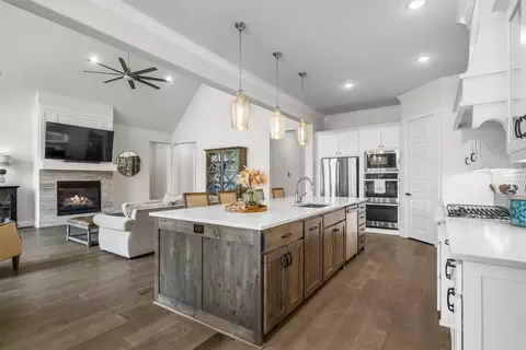 Kitchen - 401 Pegasus Rdg, Argyle, TX 76226 photo 2 of 2