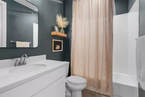 Bath - 401 Pegasus Rdg, Argyle, TX 76226 photo 3 of 6