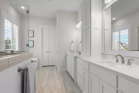 Bath - 401 Pegasus Rdg, Argyle, TX 76226 photo 1 of 6