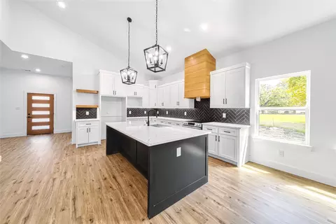 607 W End, Terrell, TX 75160