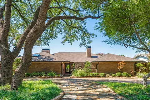 10661 Pagewood Dr, Dallas, TX 75230