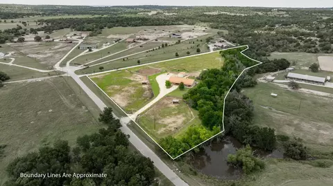2400 Horsemans Dr, Stephenville, TX 76401