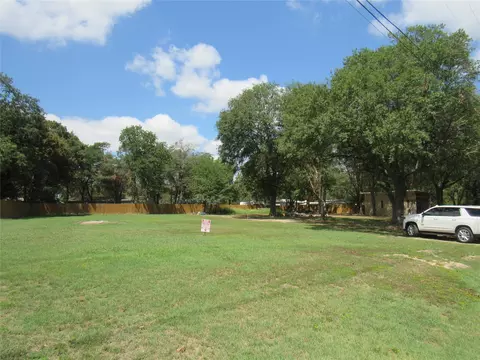 7305 Lakeview Dr, Bonham, TX 75418
