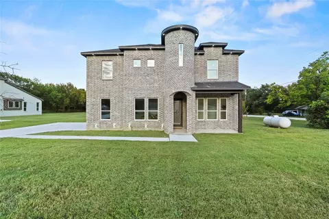600 Peggs St, Desoto, TX 75115