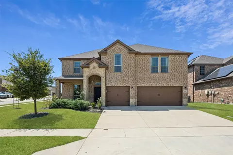 8901 Jewel Flower Dr, Fort Worth, TX 76131