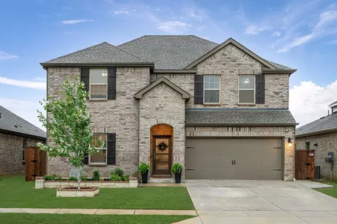 10125 Autumn Leaves Ln, Aubrey, TX 76227
