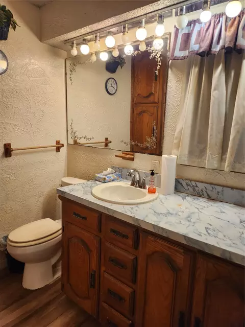Bath - 209 E 2nd St, Quinlan, TX 75474 photo 1 of 1