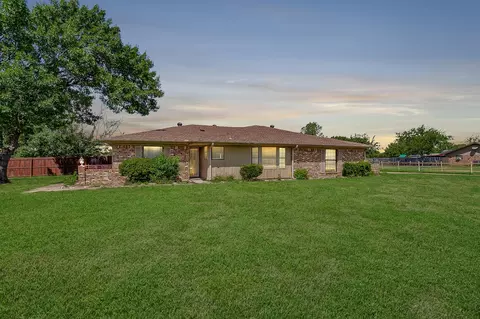 11477 Ridgeview Cir, Fort Worth, TX 76244
