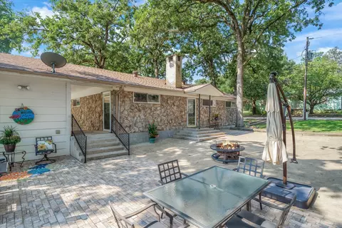 913 Doe Run Rd, Tool, TX 75143