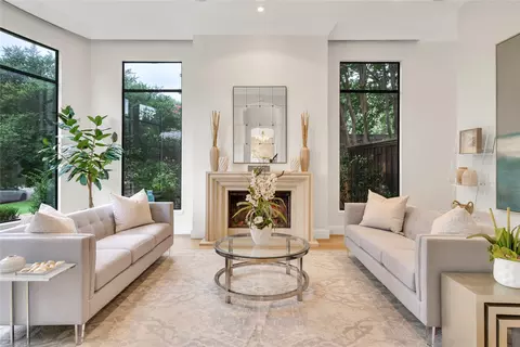 3845 N Versailles Ave, Dallas, TX 75209