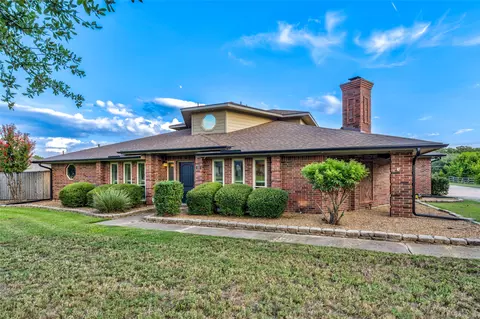 210 Oak Trail Dr, Double Oak, TX 75077
