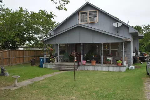 204 W Main St, Gunter, TX 75058
