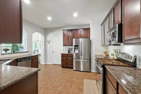 1624 Sea Pines Dr, Savannah, TX 76227