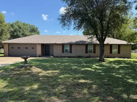 901 N Houston St, Lorena, TX 76655