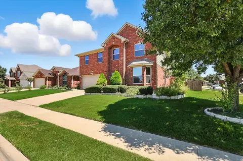 8521 Rock Creek Dr, Fort Worth, TX 76123