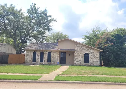 7530 Christie Ln, Dallas, TX 75249