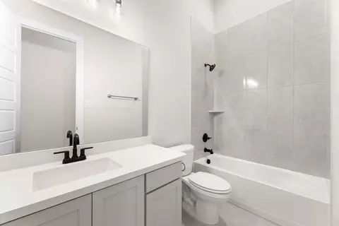 Bath - 4802 Timberdrift St, Midlothian, TX 76065 photo 4 of 5