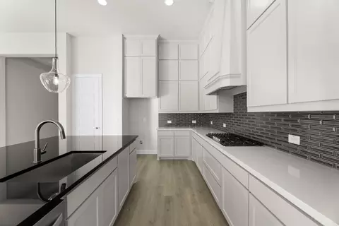 Kitchen - 4802 Timberdrift St, Midlothian, TX 76065 photo 3 of 4