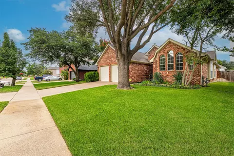 7700 Beaver Head Rd, Fort Worth, TX 76137