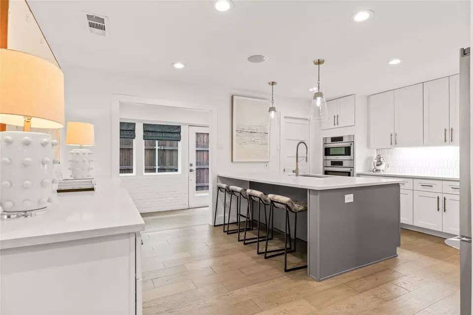 Kitchen - 4527 Elsby Ave, Dallas, TX 75209 photo 1 of 3