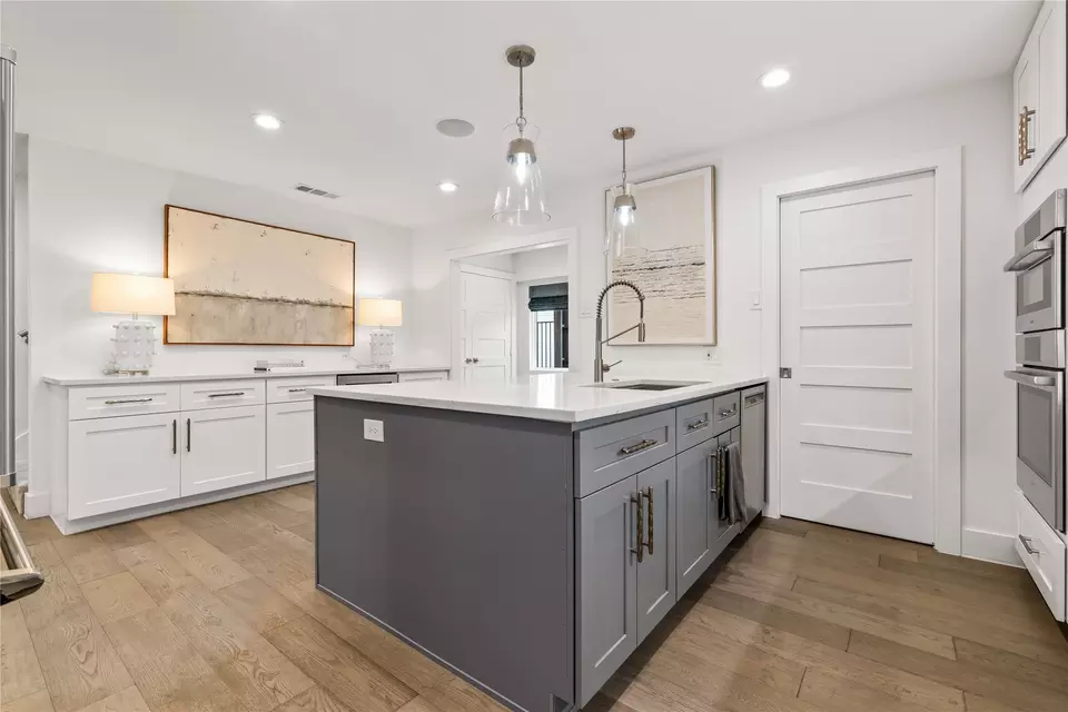 Kitchen - 4527 Elsby Ave, Dallas, TX 75209 photo 2 of 3